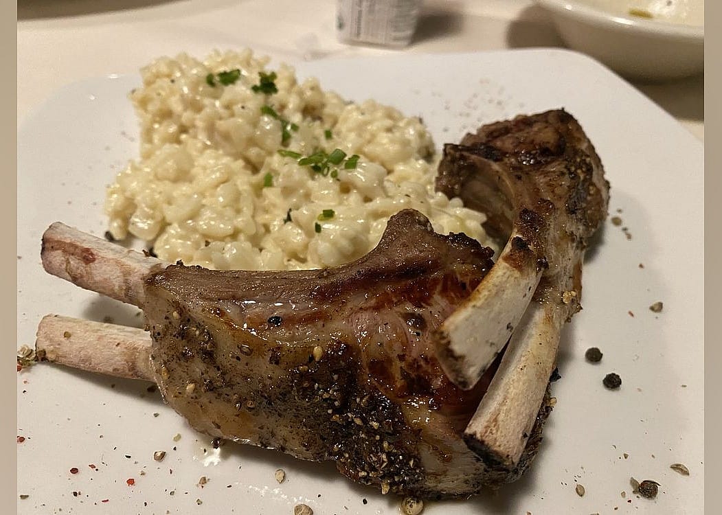 #15. Sandpiper Restaurant & Lounge