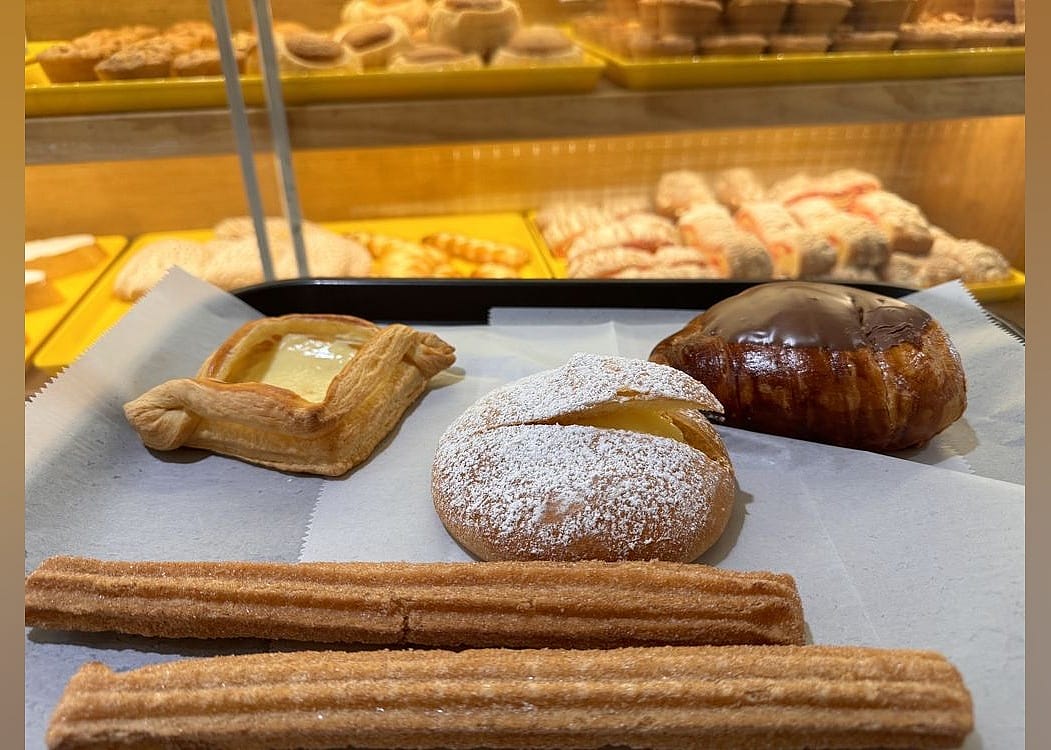 #1. Panaderia Jazmin