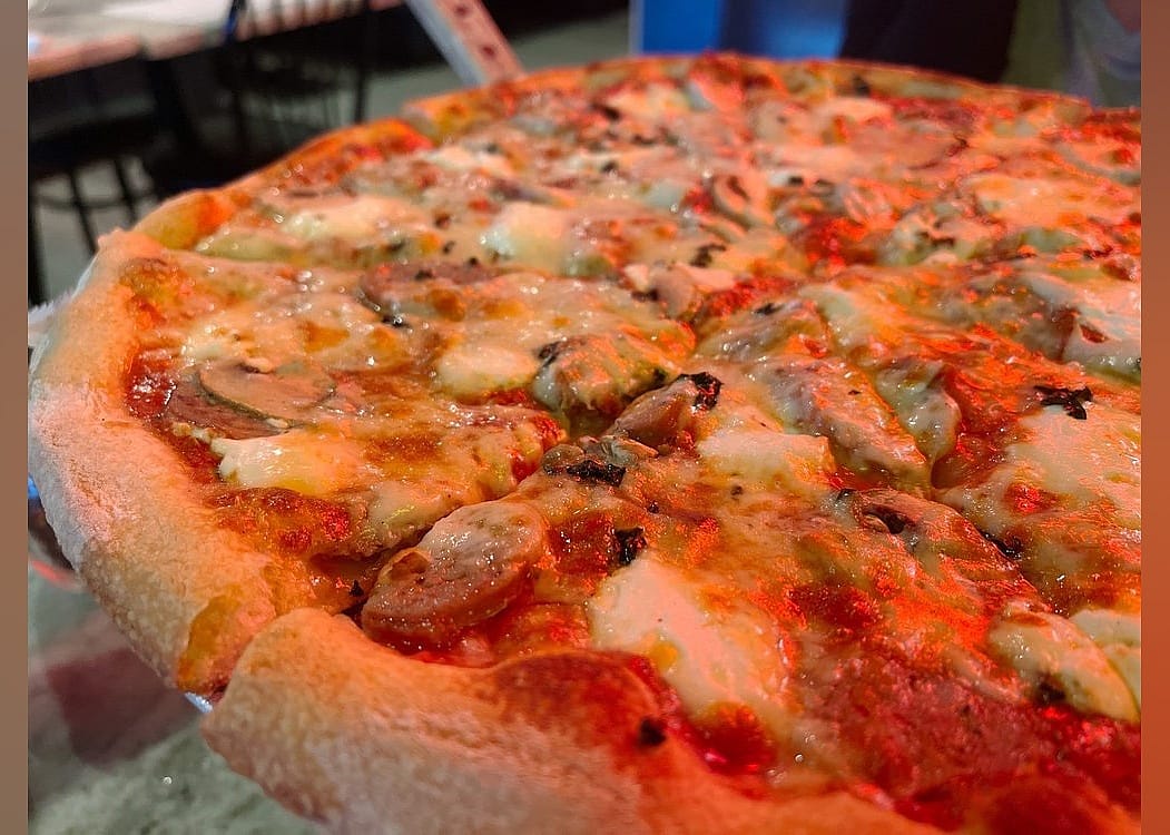 #19. Pizza 2000