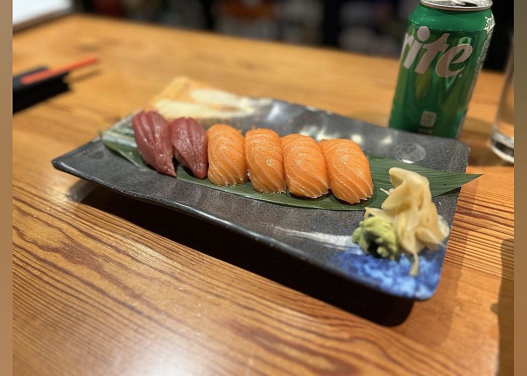 #12. Izzy Pub & Sushi