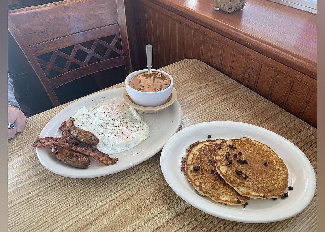#6. Rolly's Diner