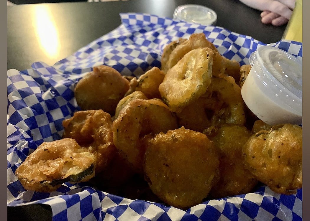 #3. Rookies Bar and Grill