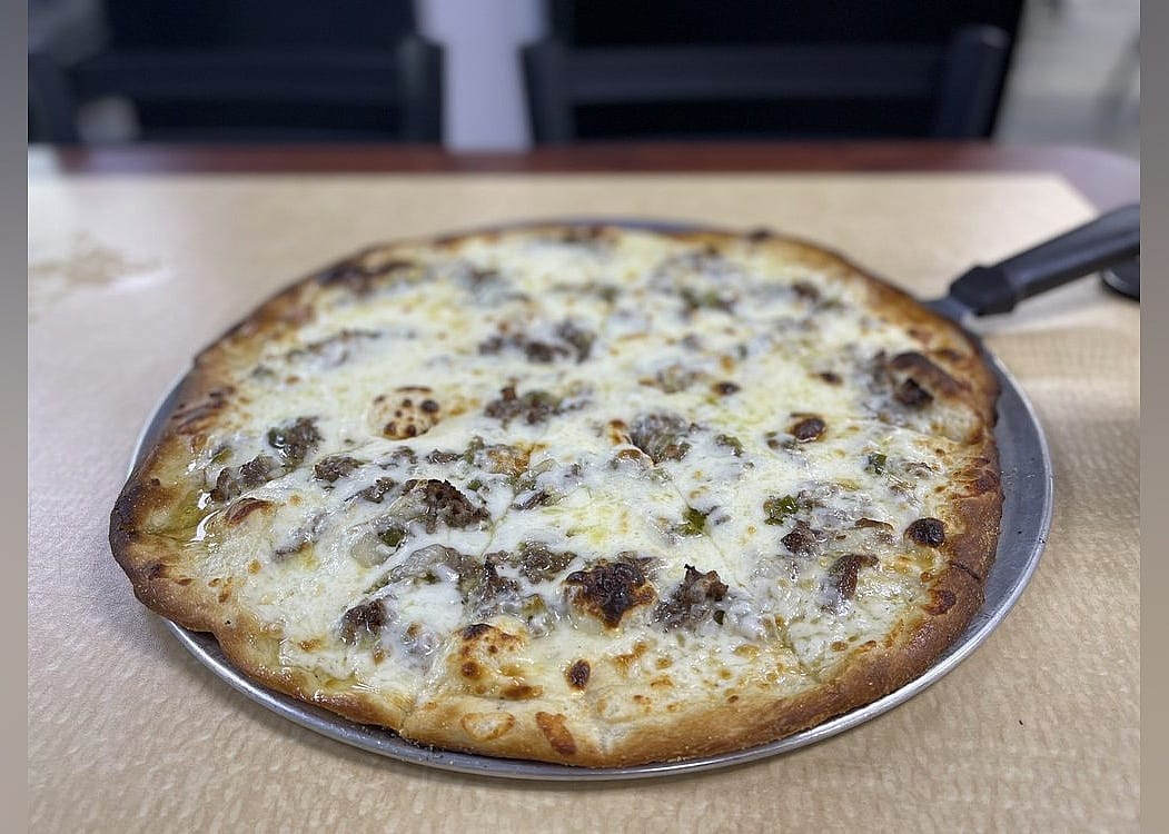 Italian: Paparazzi Pizza