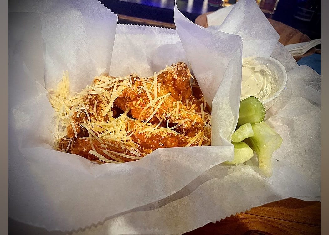 #11. Lefty's Wings and Grill
