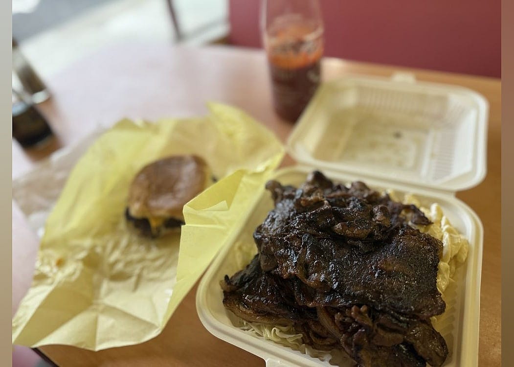 #15. Hawaiian Drive Inn
