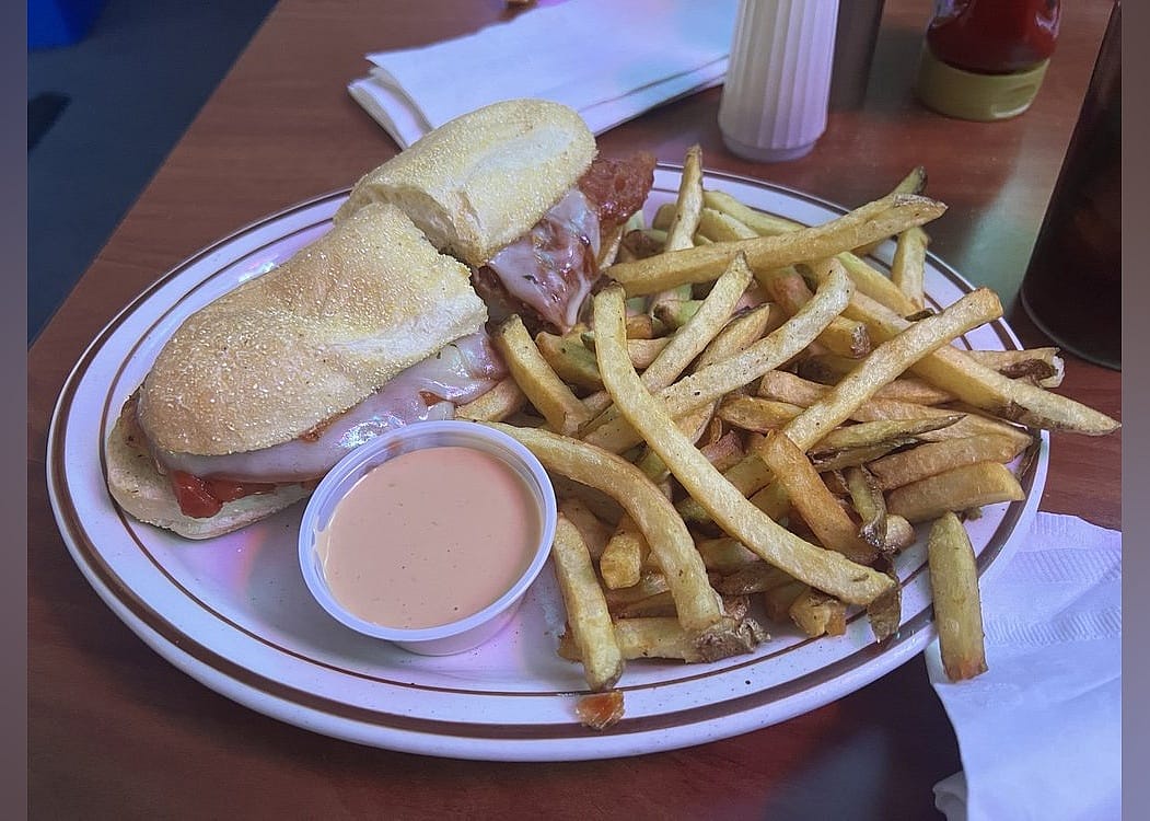 #10. Sandbaggers Bar & Grill