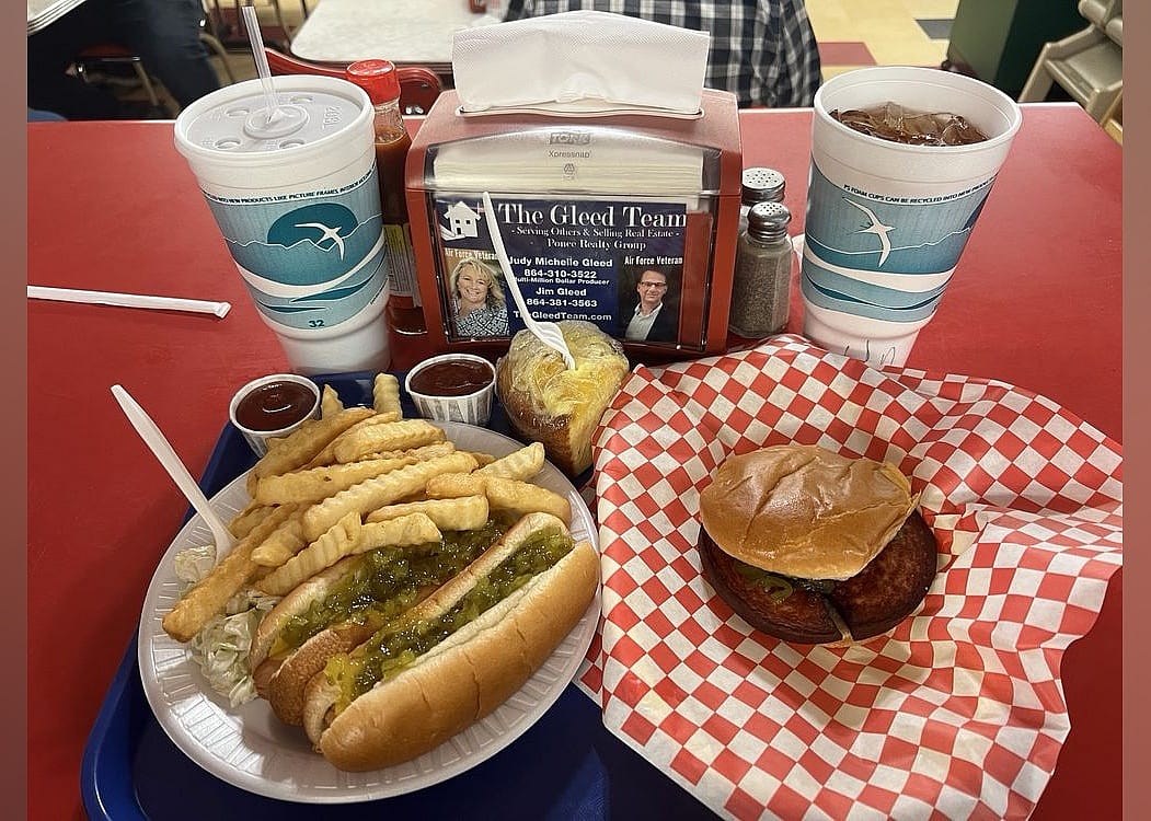 #4. Holmes Hotdogs
