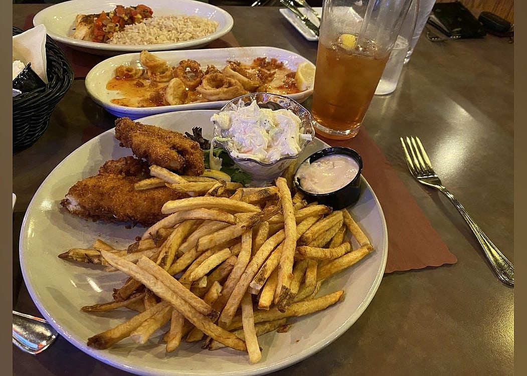 #13. Steamers Stonewall Tavern