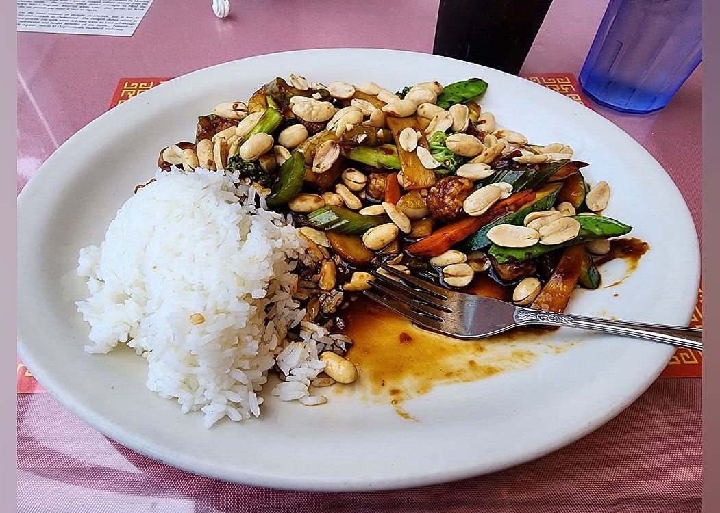 #7. China Delight Restaurant & Lounge