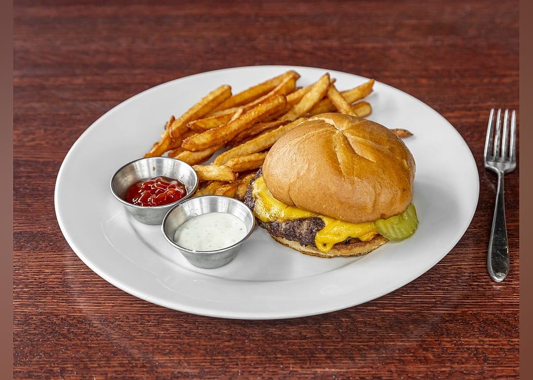 #16. Royal Bar & Grill