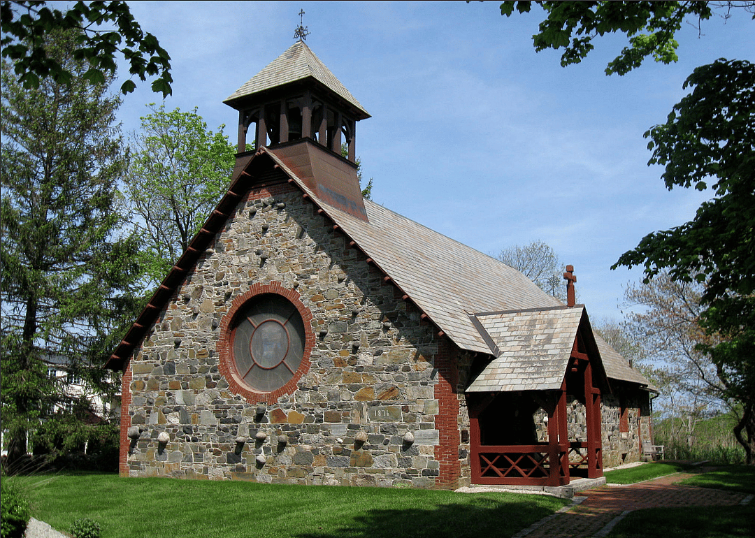 New Hampshire: St. Andrew's by the Sea