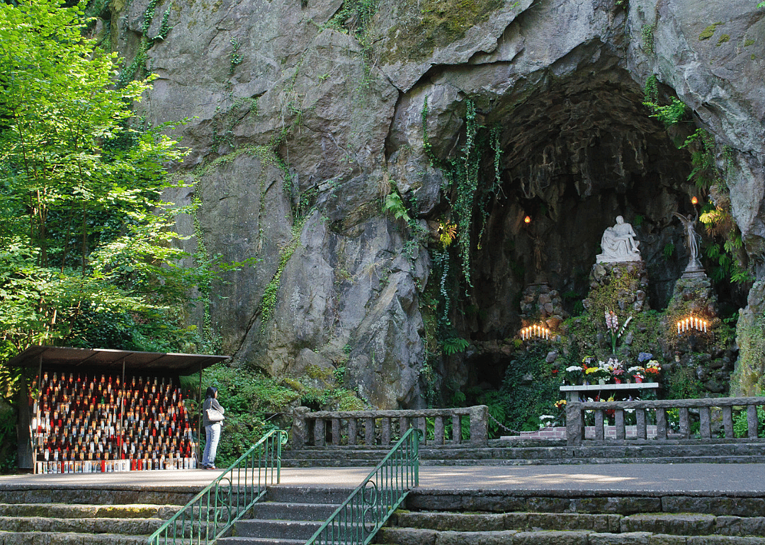 Oregon: The Grotto