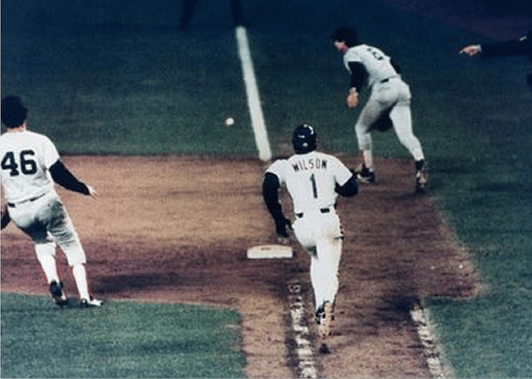 Bill Buckner makes a blunder