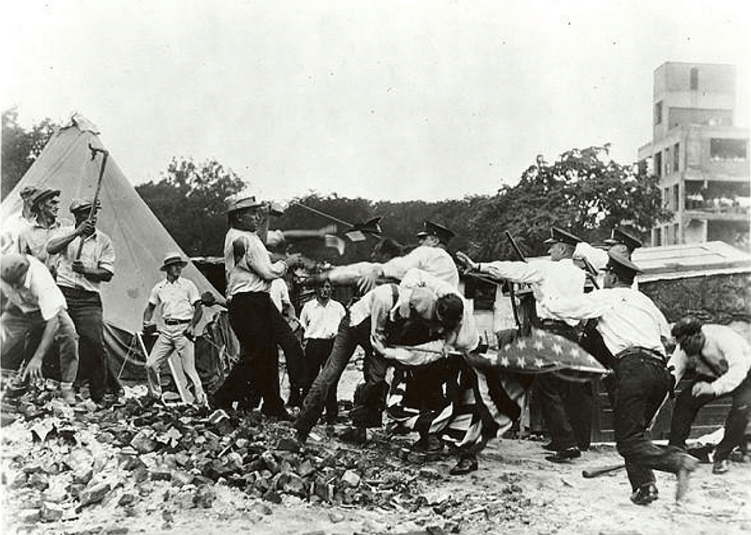 1932: Military collides with Bonus Marchers