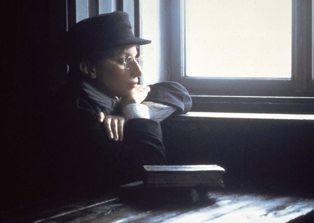1984: Barbra Streisand wins a Golden Globe for directing