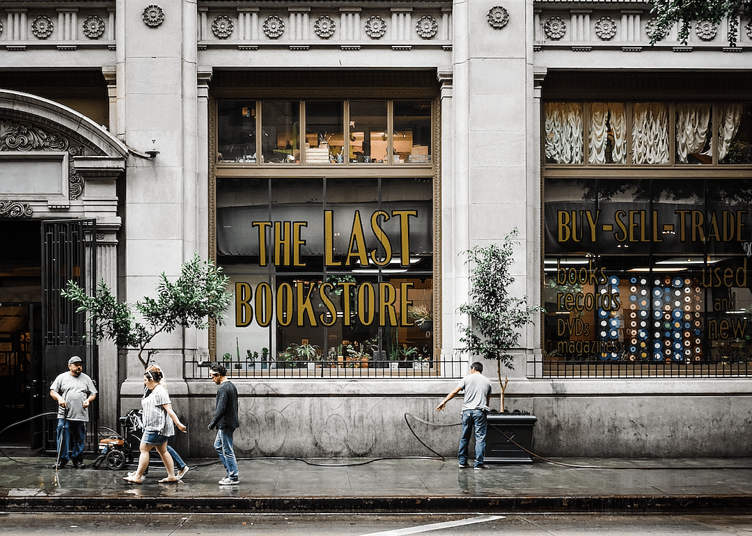 Bookstores closing