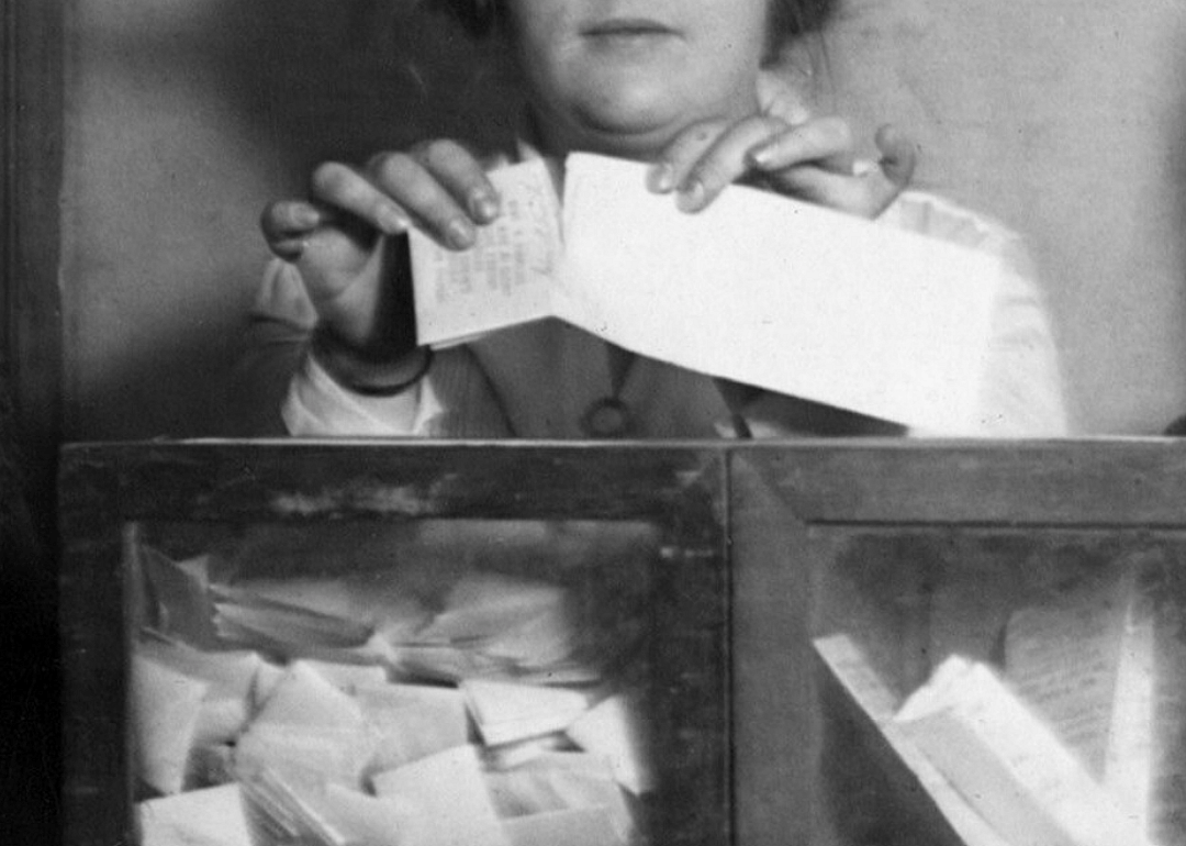 Clue: 1920