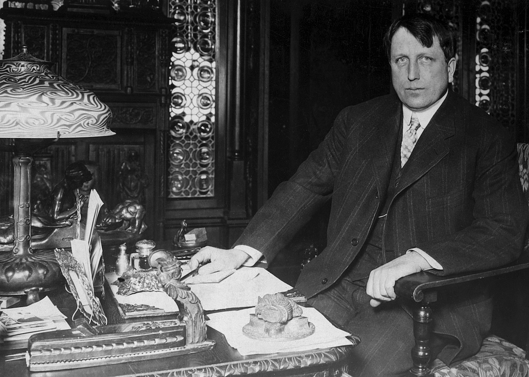 1926: First issue of National Enquirer published