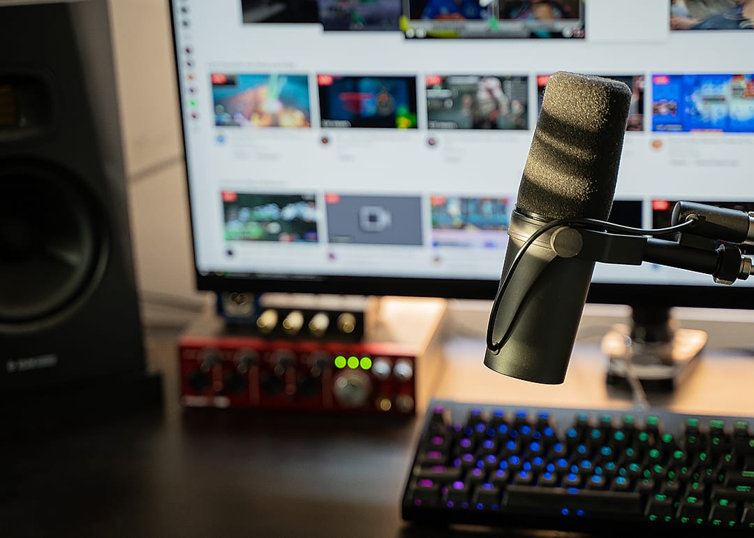 Streaming computer setup.