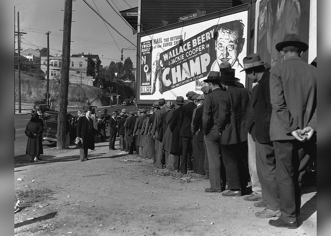 Line for a soup kitchen in Los Angeles in 1931