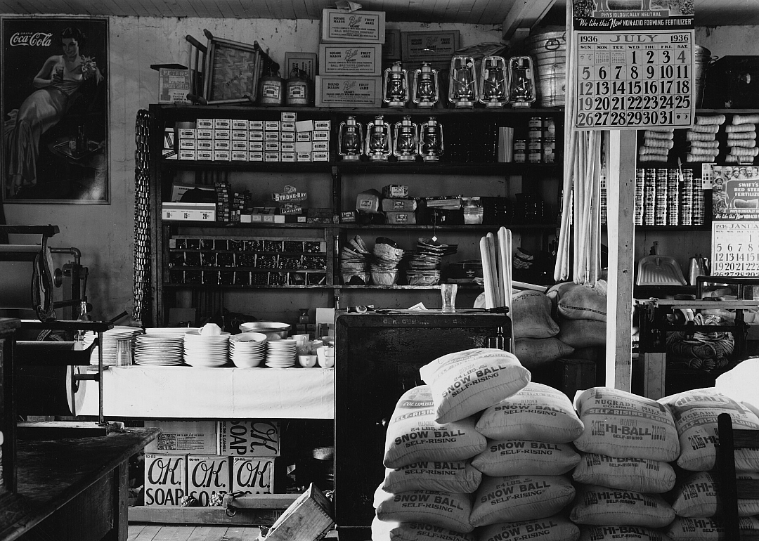 A general store in Moundville, Alabama in 1936