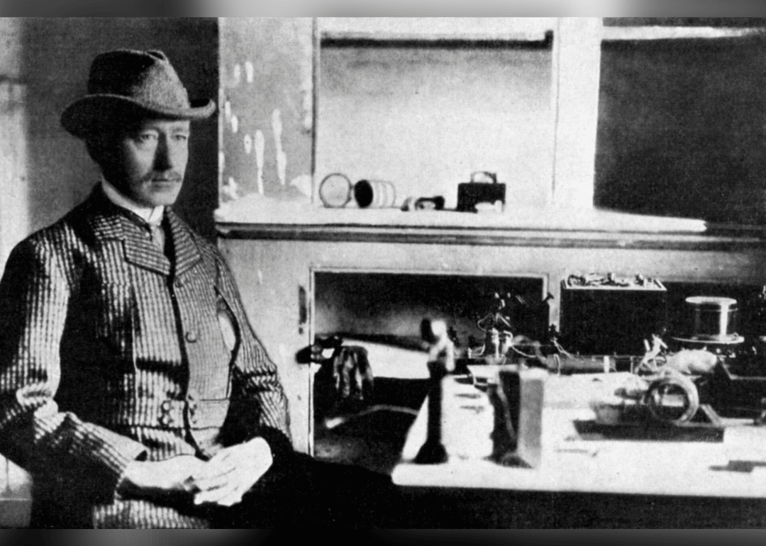 Marconi's telegraph changes communications