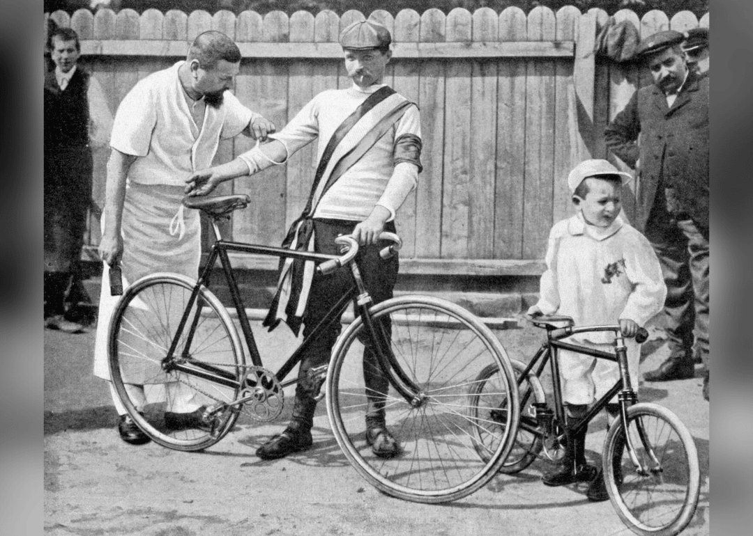 Maurice Garin wins first Tour de France
