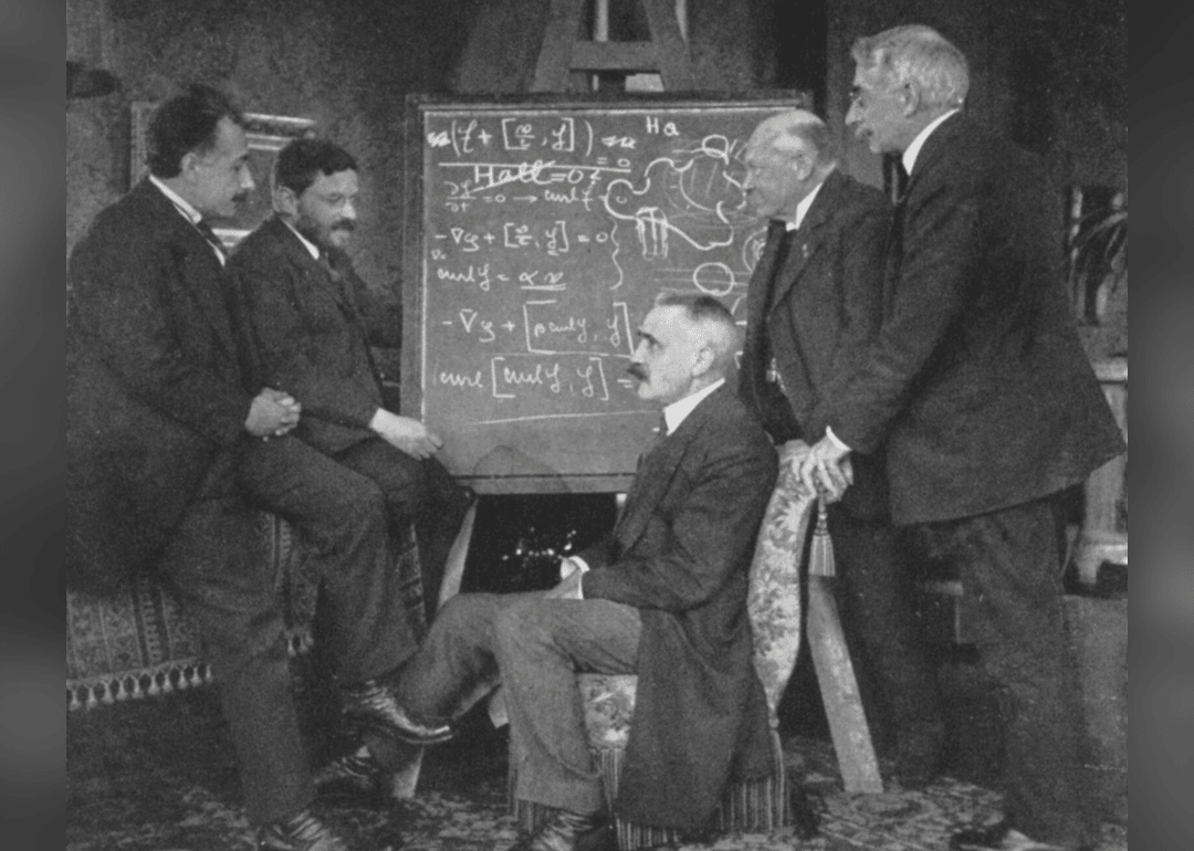 Einstein ramps up work on his groundbreaking theory of relativity