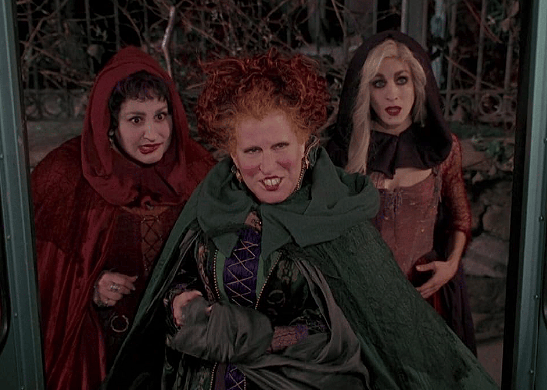 Bette Midler, Sarah Jessica Parker, and Kathy Najimy in ‘Hocus Pocus’.