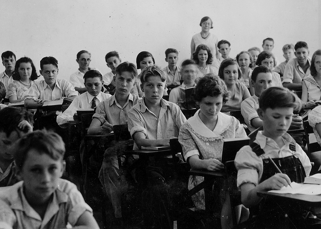 1930s: Schools decline during the Depression