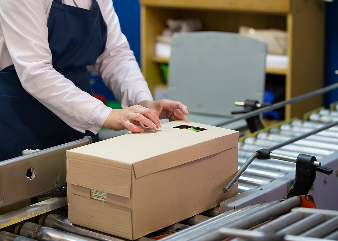 #25. Packers and packagers, hand