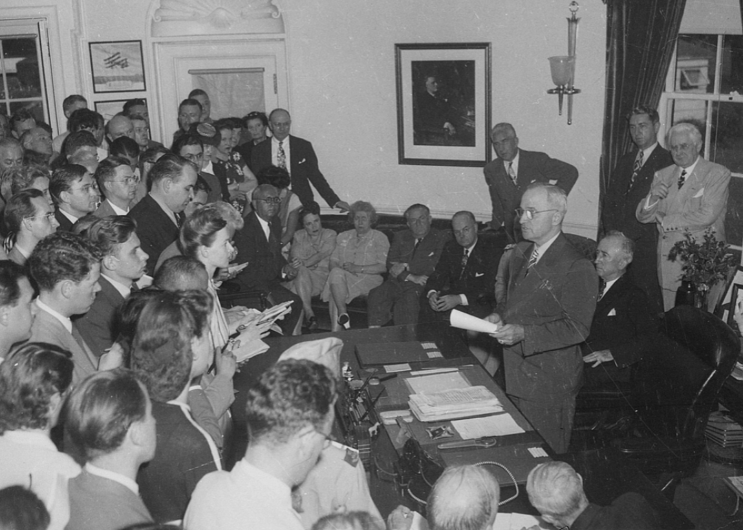 1945: Truman approves atomic bombing of Japan