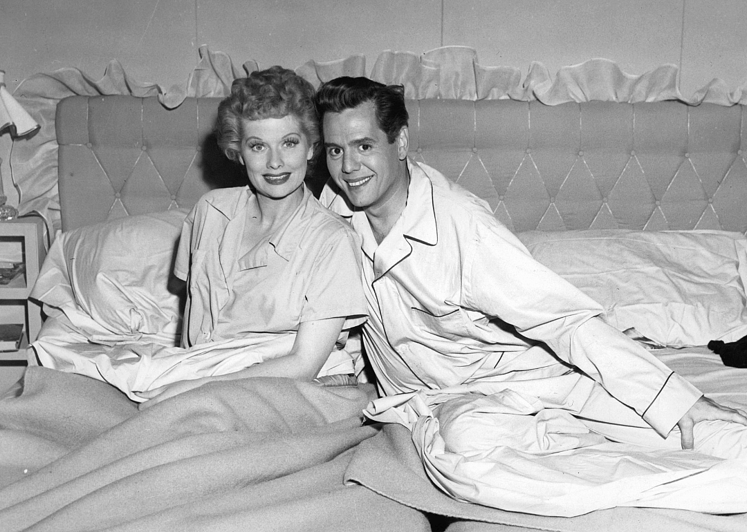 Lucille Ball and Desi Arnaz in bed in pilot episode of television series 'I Love Lucy',