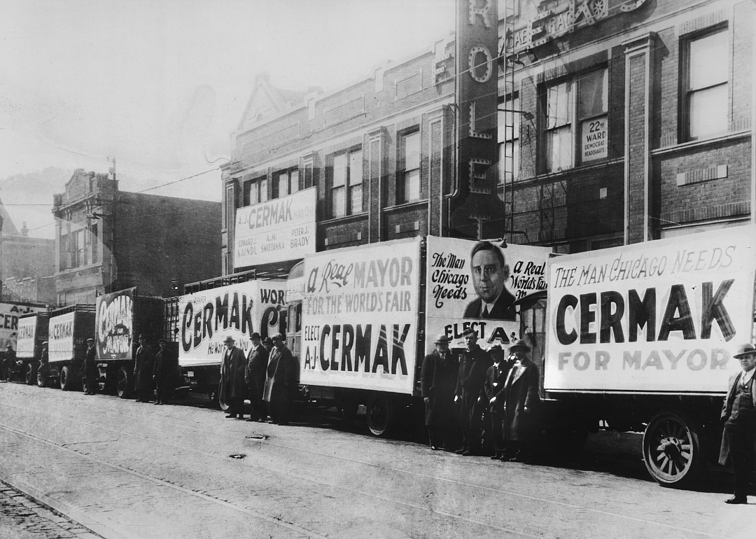 1931: Democrats take control of Chicago