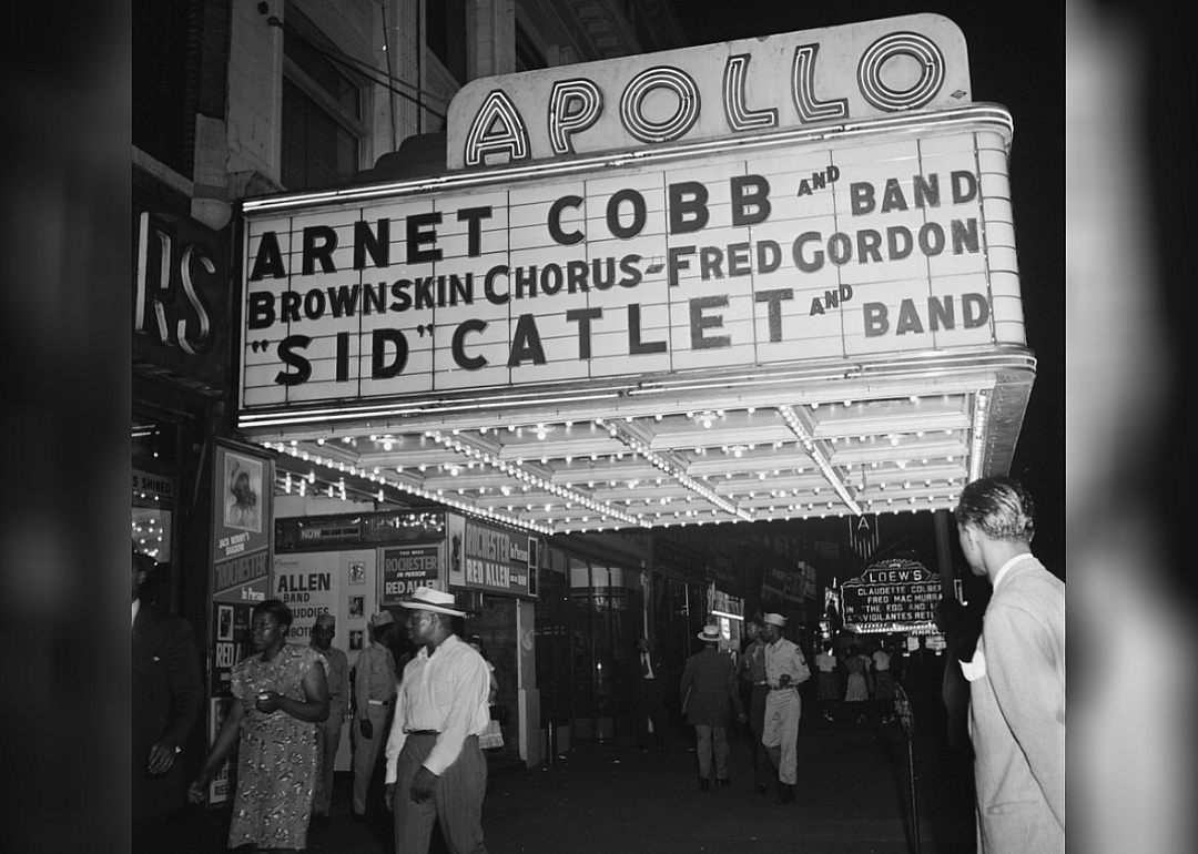 1934: It's showtime