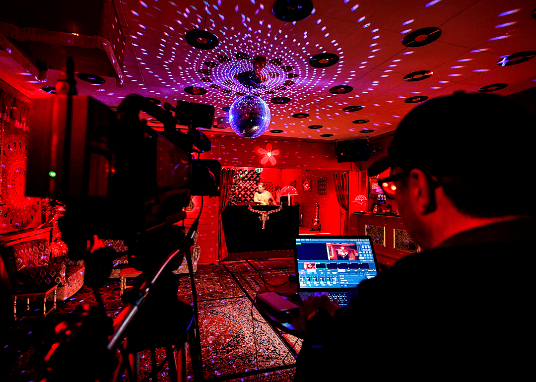 Streaming dance clubs