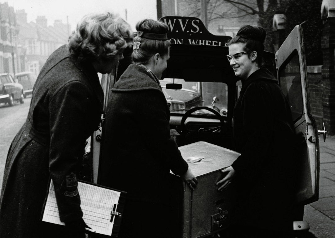 1954: Meals on Wheels launches