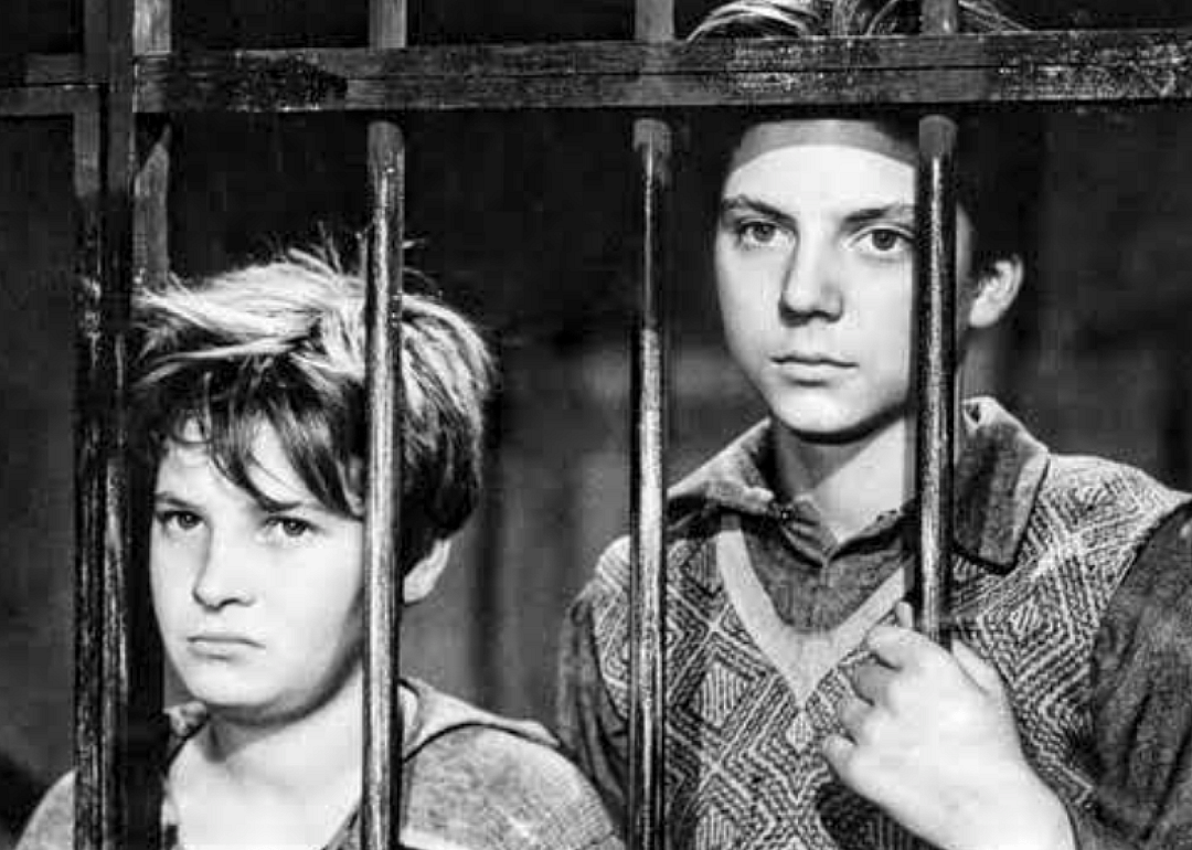 Franco Interlenghi and Rinaldo Smordoni in a scene from ‘Shoeshine’