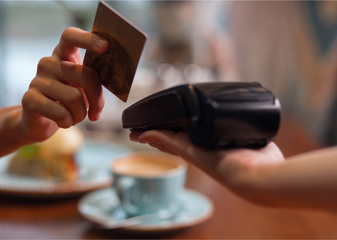 Maximize rewards by dining out