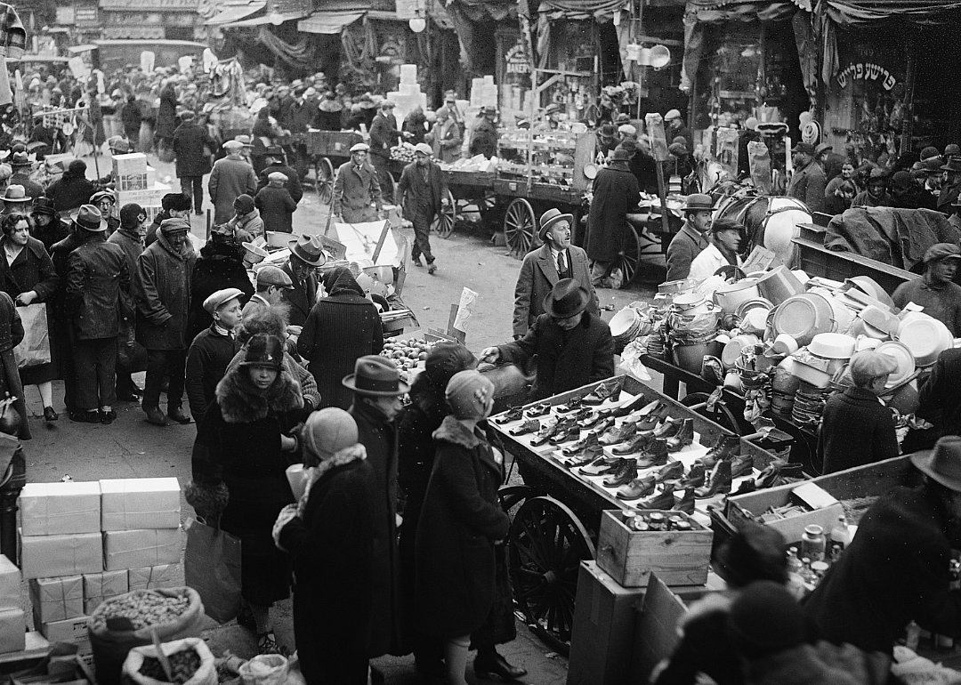 Lower Eastside Pushcarts and shoppers