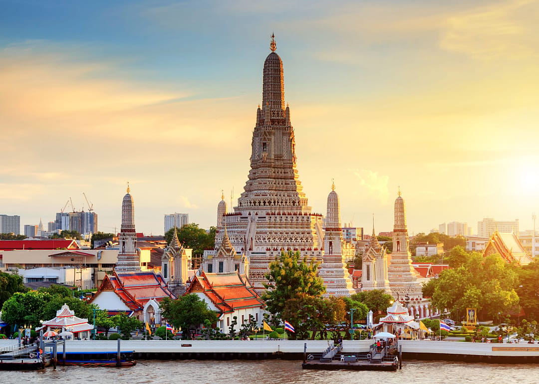 Wat Arun Temple at sunset in Bangkok
