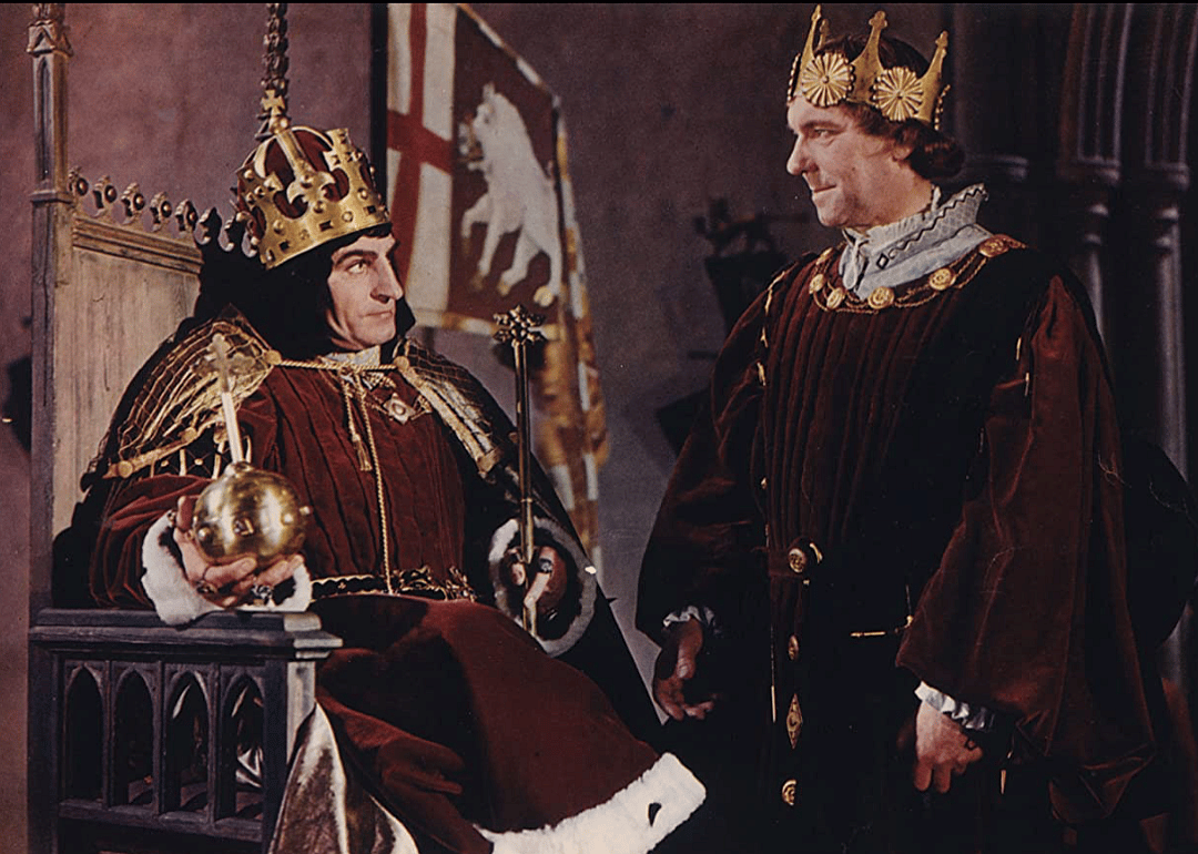 Laurence Olivier and Ralph Richardson in a scene from ‘Richard III’
