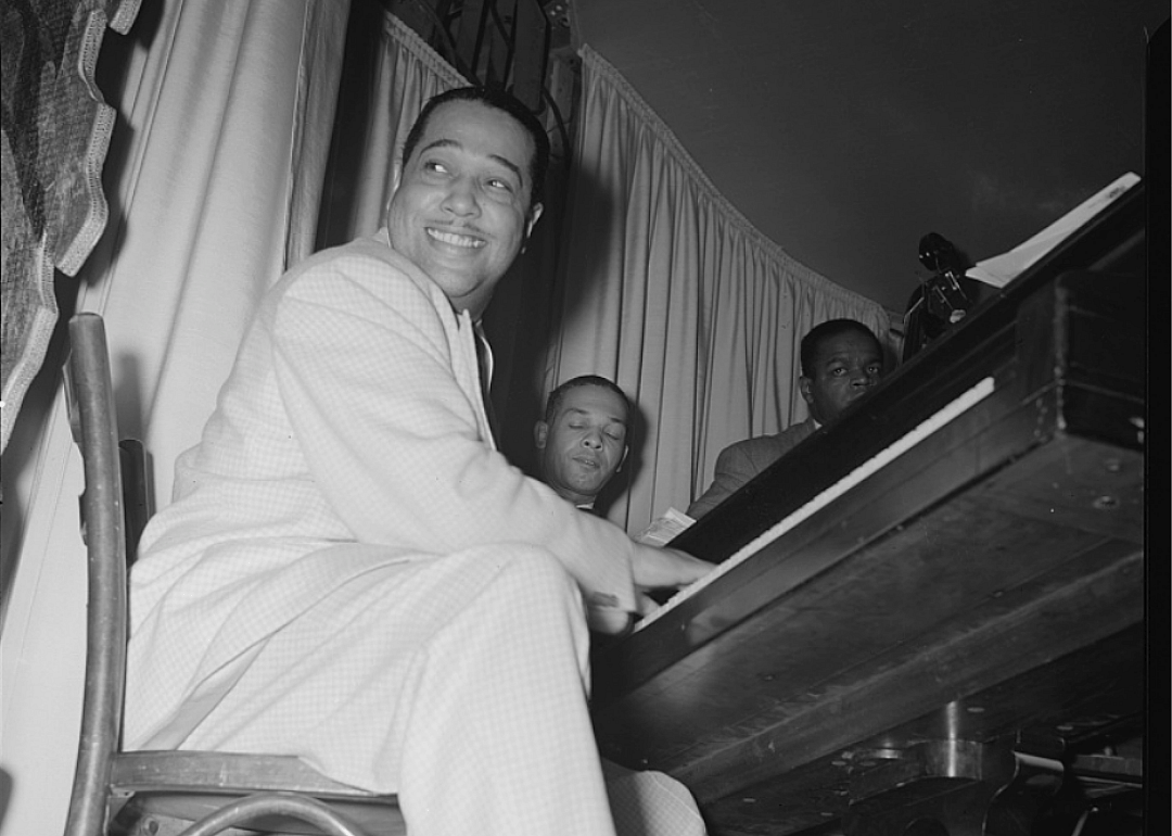 1943: Carnegie Hall welcomes a Duke