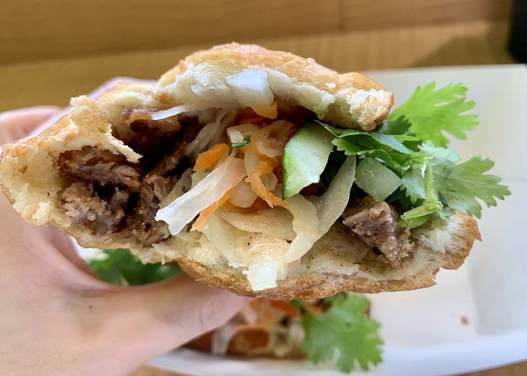 Honolulu, Hawaii: No Name BBQ Sandwich