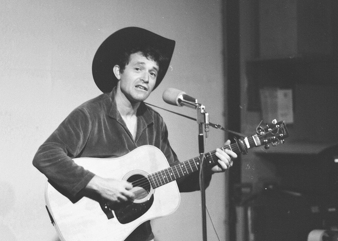 'New York Town' by Ramblin' Jack Elliott