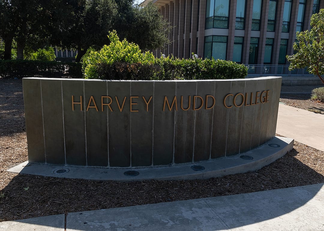 Entrance sign to Harvey Mudd College.