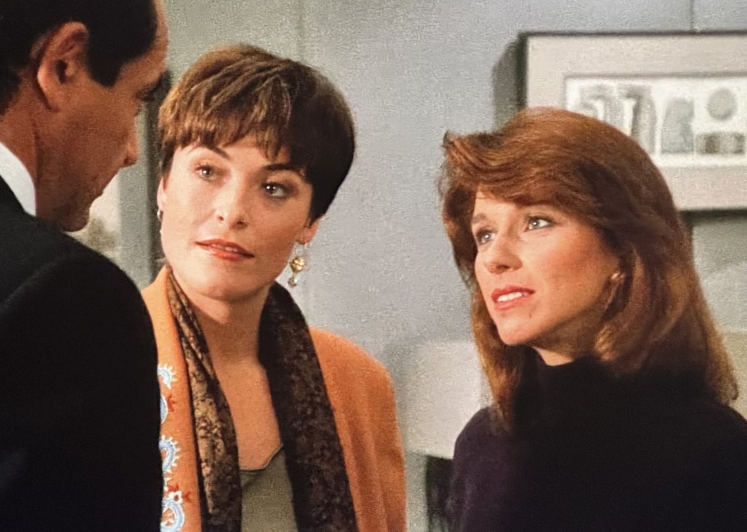 1991: First female same-sex kiss