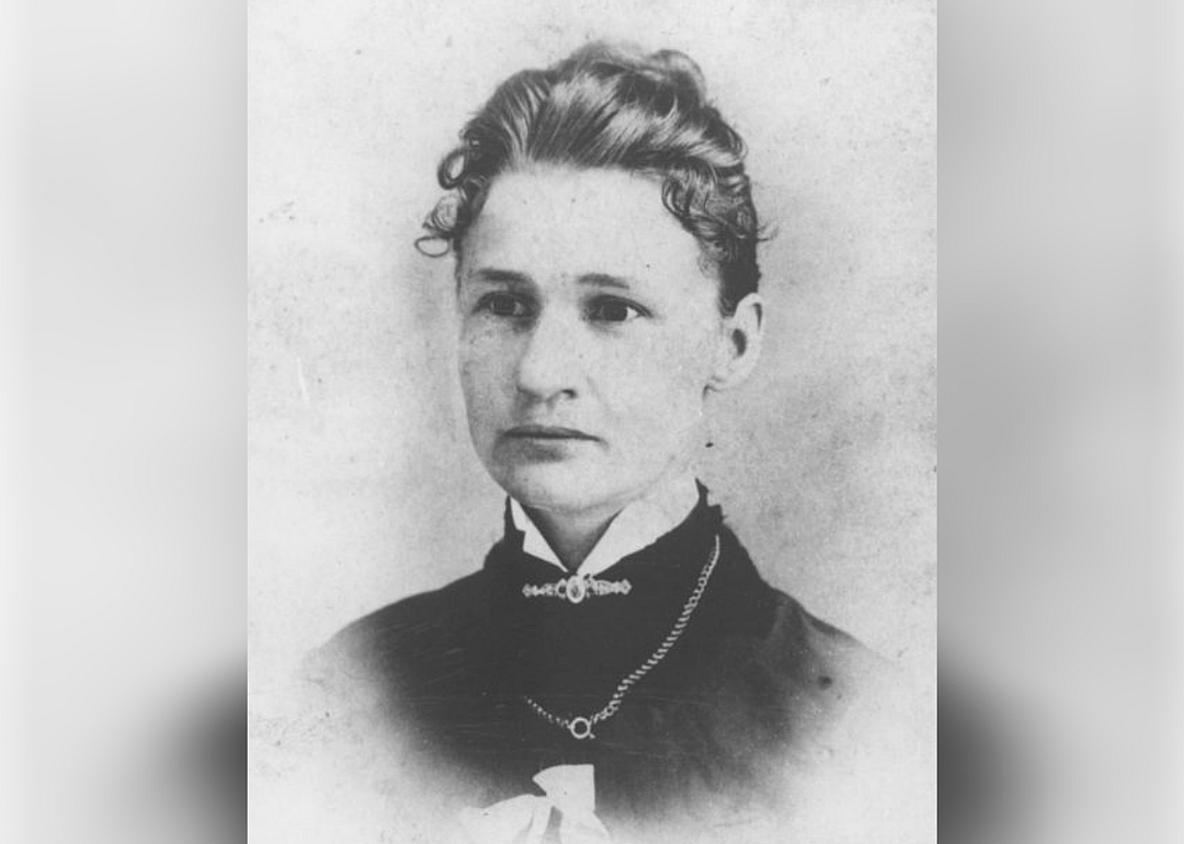 1887: Salter is elected mayor