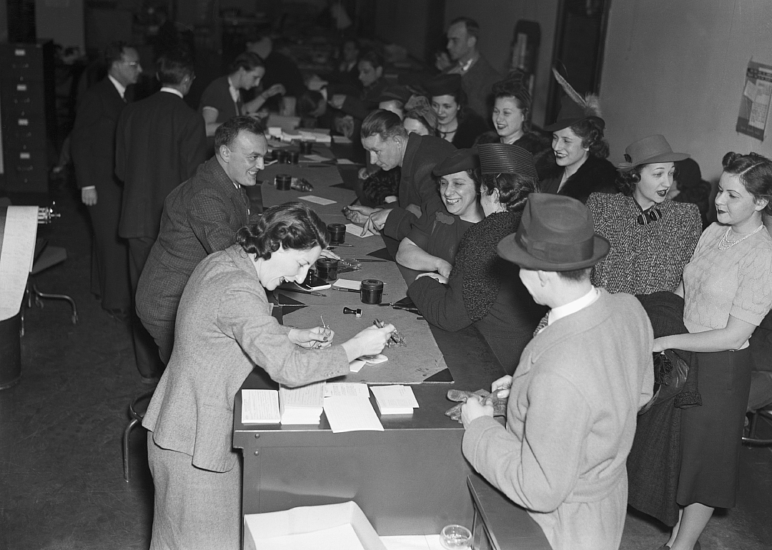 1942