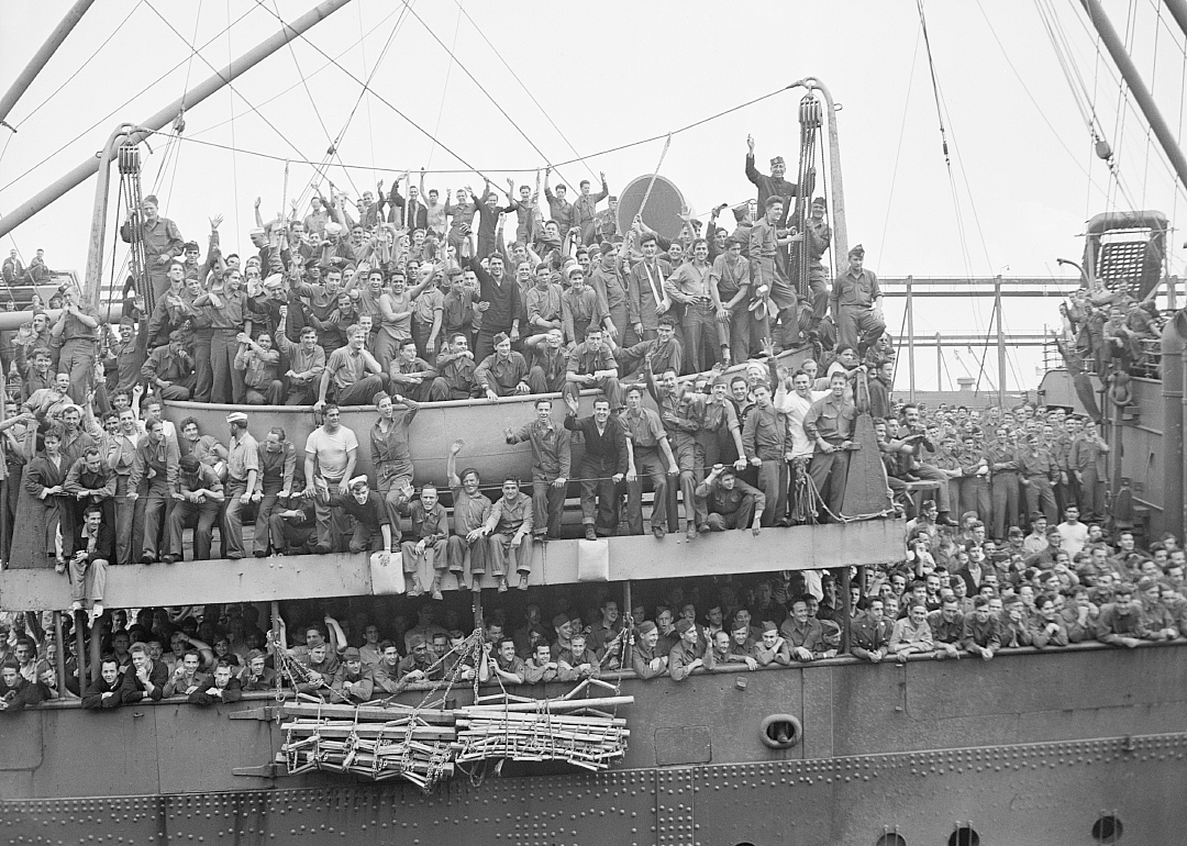 1944: Roosevelt signs G.I. Bill